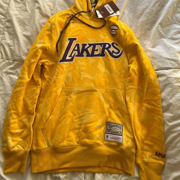 NEW Mitchell & Ness x Aape Hoodie Los Angeles Lakers NEW Mitchell & Ness x Aape Hoodie Los Angeles Lakers